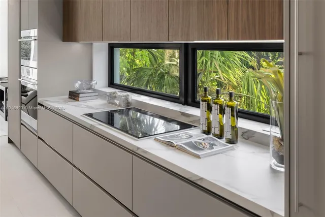 $1,985,000 | 94 Southwest 28th Road, Unit 3, Miami, FL 33129