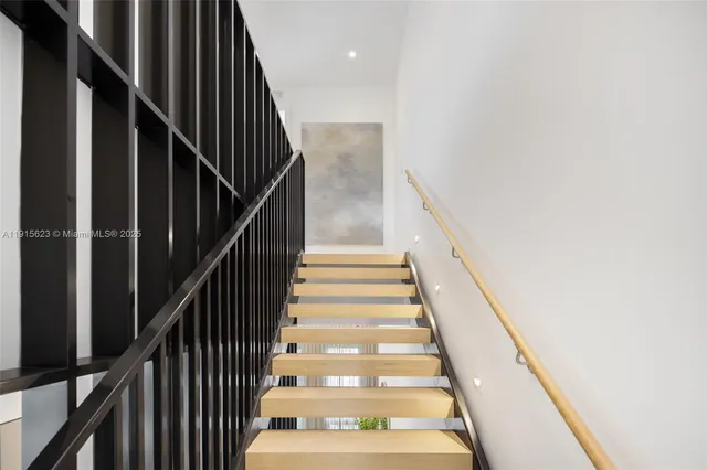 $1,985,000 | 94 Southwest 28th Road, Unit 3, Miami, FL 33129