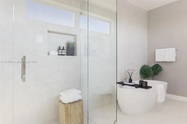 $1,985,000 | 94 Southwest 28th Road, Unit 3, Miami, FL 33129