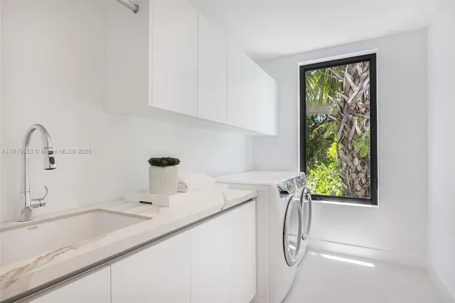 $1,985,000 | 94 Southwest 28th Road, Unit 3, Miami, FL 33129