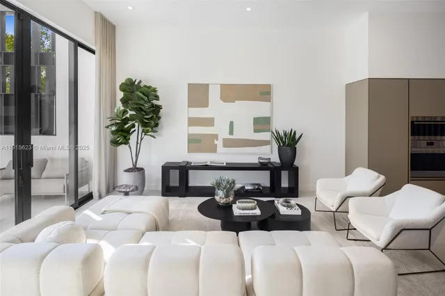 $1,985,000 | 94 Southwest 28th Road, Unit 3, Miami, FL 33129