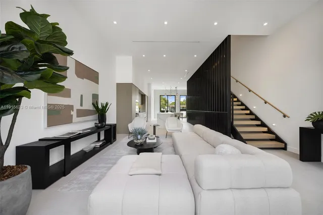 $1,985,000 | 94 Southwest 28th Road, Unit 3, Miami, FL 33129