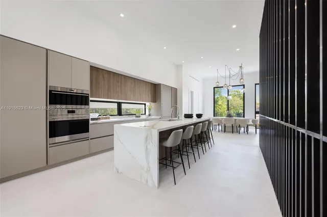 $1,985,000 | 94 Southwest 28th Road, Unit 3, Miami, FL 33129