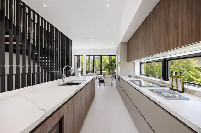 $1,985,000 | 94 Southwest 28th Road, Unit 3, Miami, FL 33129