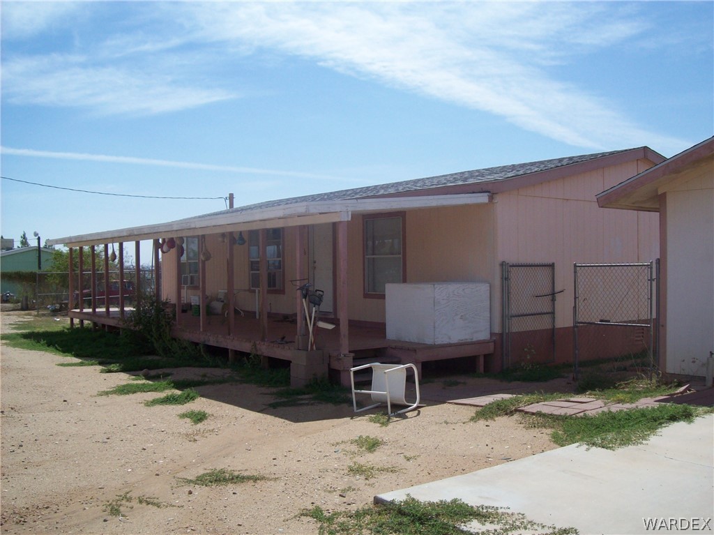3905 Araby Road Golden Valley, AZ 86413 - Photo 3 of 29 a view of a backyard