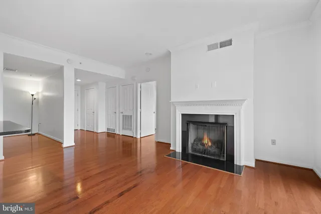 $424,900 | 4480 Market Commons Drive, Unit 505, Fairfax, VA 22033