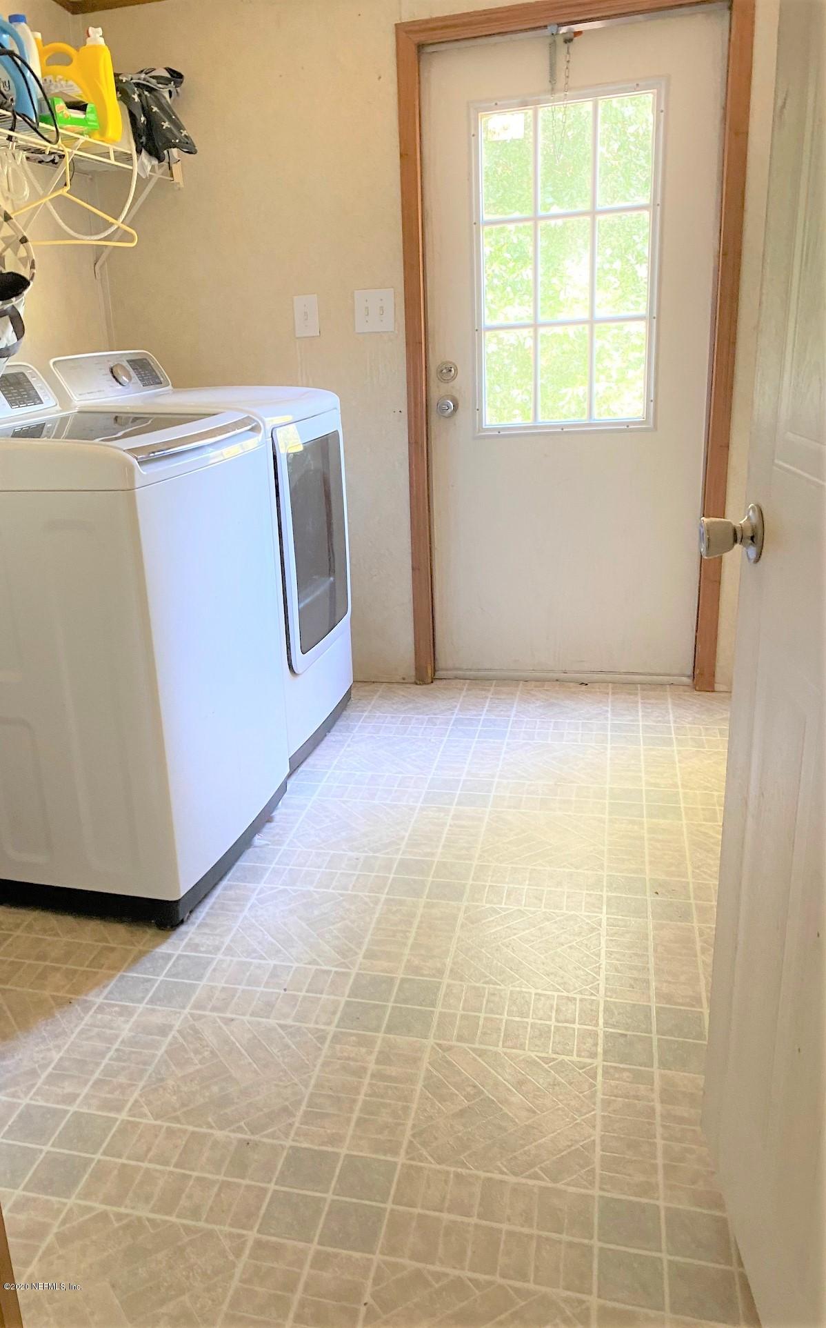 6780 Spring Lake Village Road Keystone Heights, FL 32656 - Photo 30 of 53 Laundry room