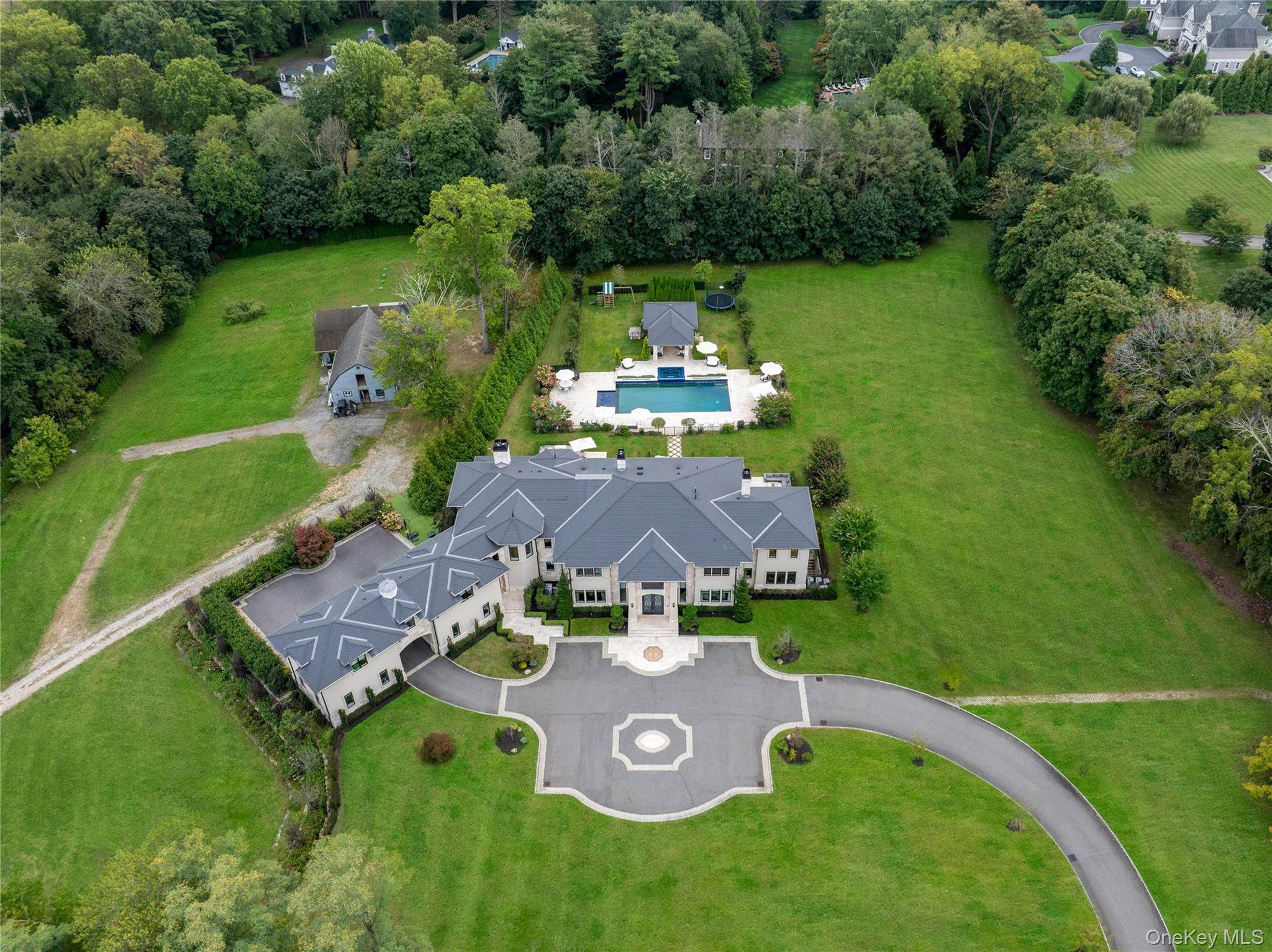 53 Simonson Road Glen Head, NY 11545 - Photo 4 of 43