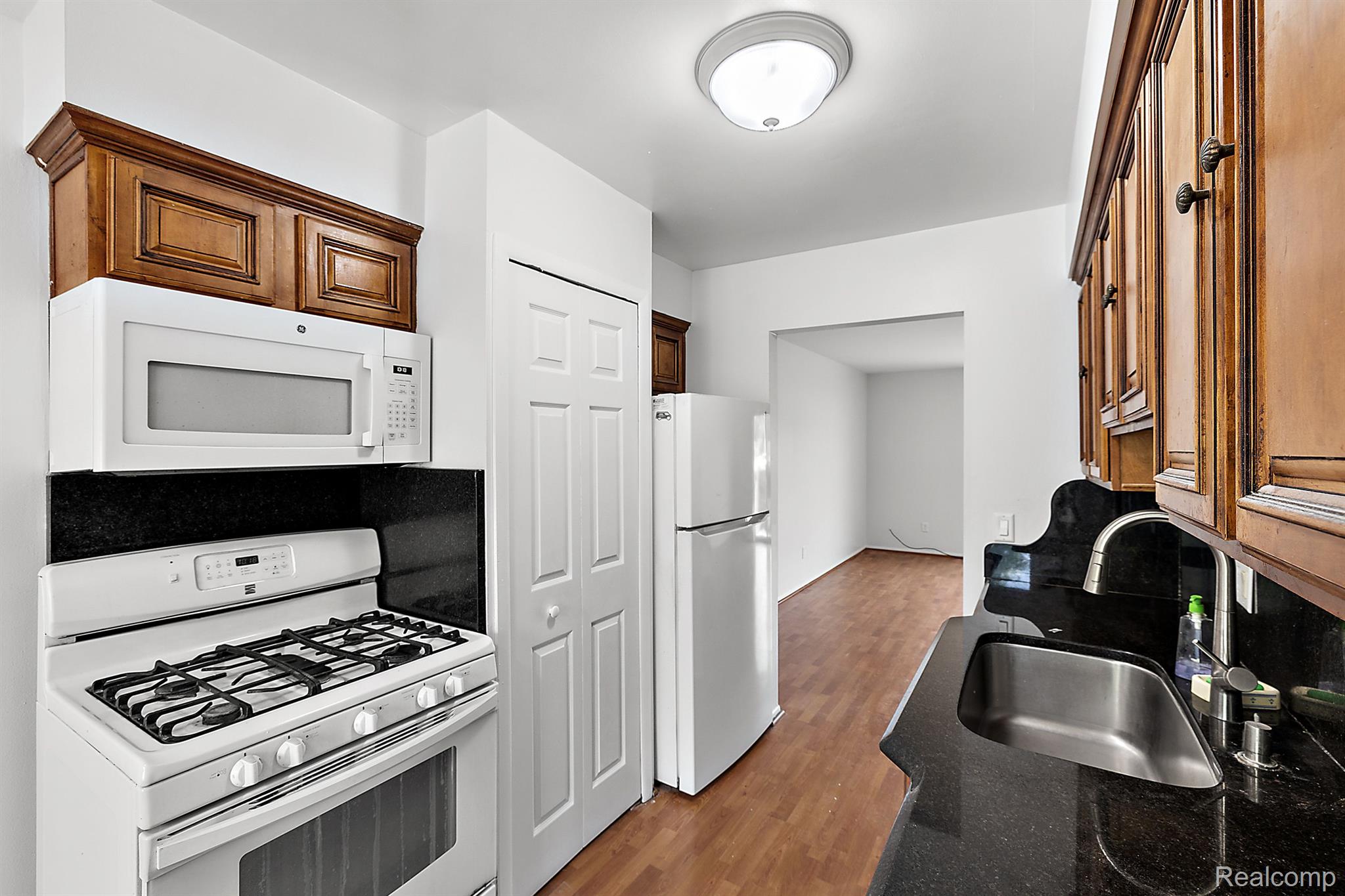 4260 15 Mile Road Sterling Heights, MI 48310 - Photo 15 of 28 Gallery Image 15