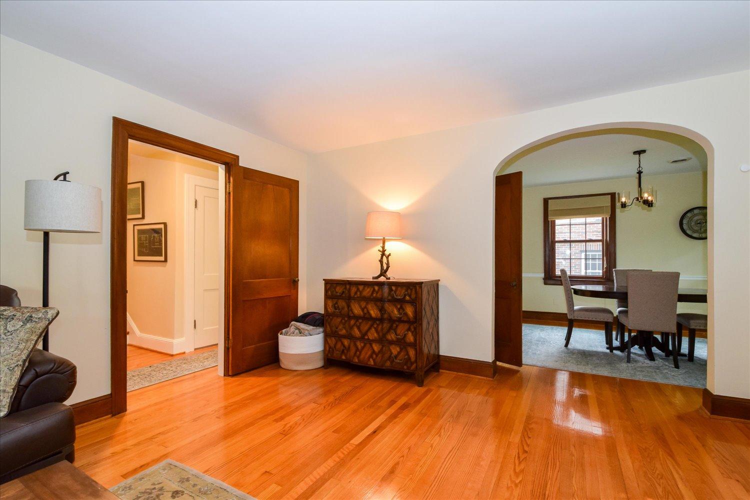 1816 Wakefield Road Southwest Roanoke, VA 24015 - Photo 4 of 27 04-1816 Wakefield-4