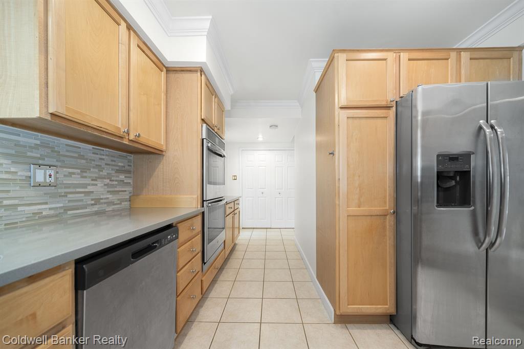 567 South Cranbrook Cross Road Bloomfield Hills, MI 48301 - Photo 13 of 35