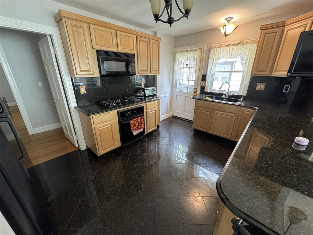 181 Bonad Road Chestnut Hill, MA 02467 - Photo 3 of 20