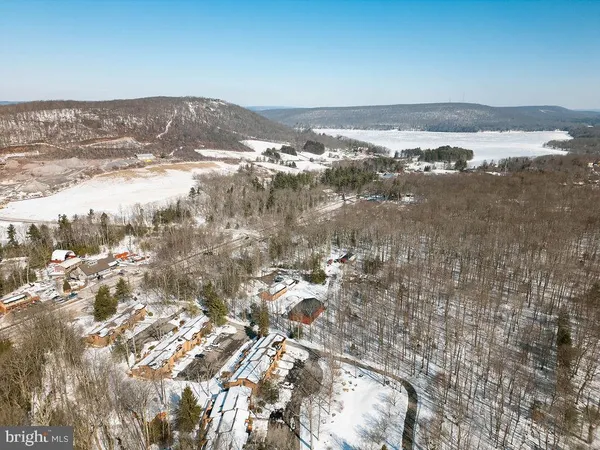 $300,000 | 8 Laurel Brook Drive, Unit 8, Oakland, MD 21550