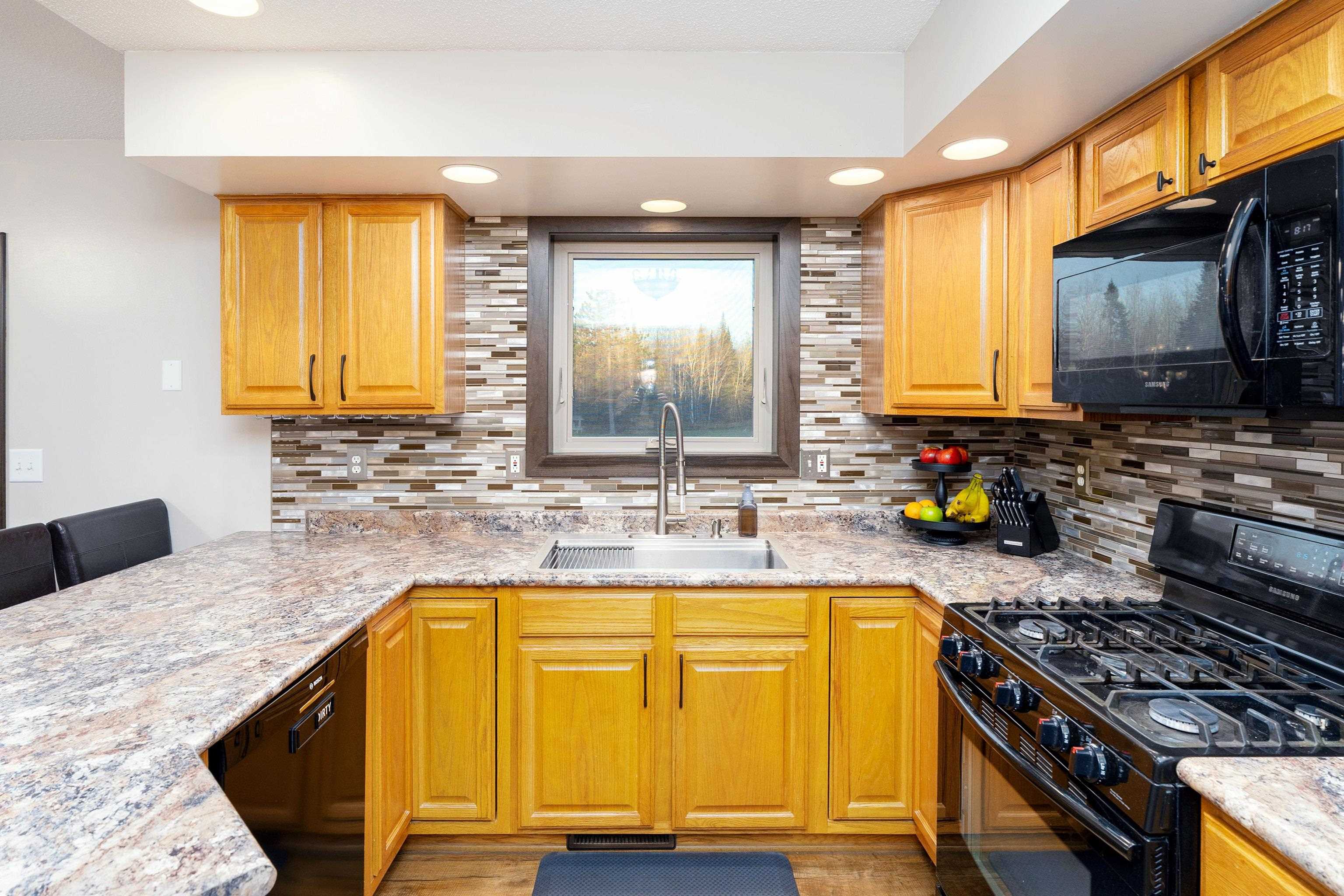 637 Hawkhill Road Duluth, MN 55804 - Photo 17 of 72
