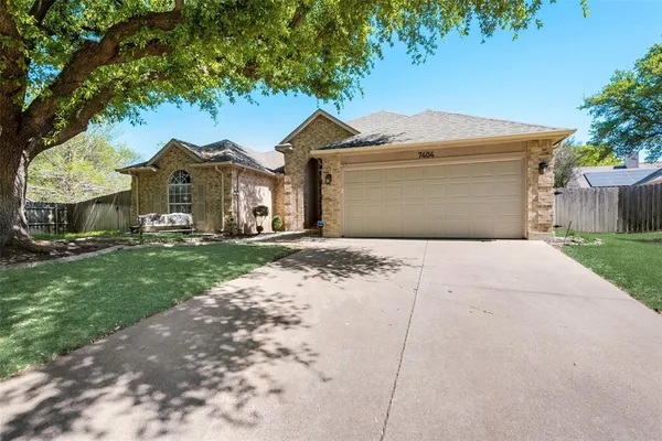 $2,800 | 7404 Catlow Court, Fort Worth, TX 76137