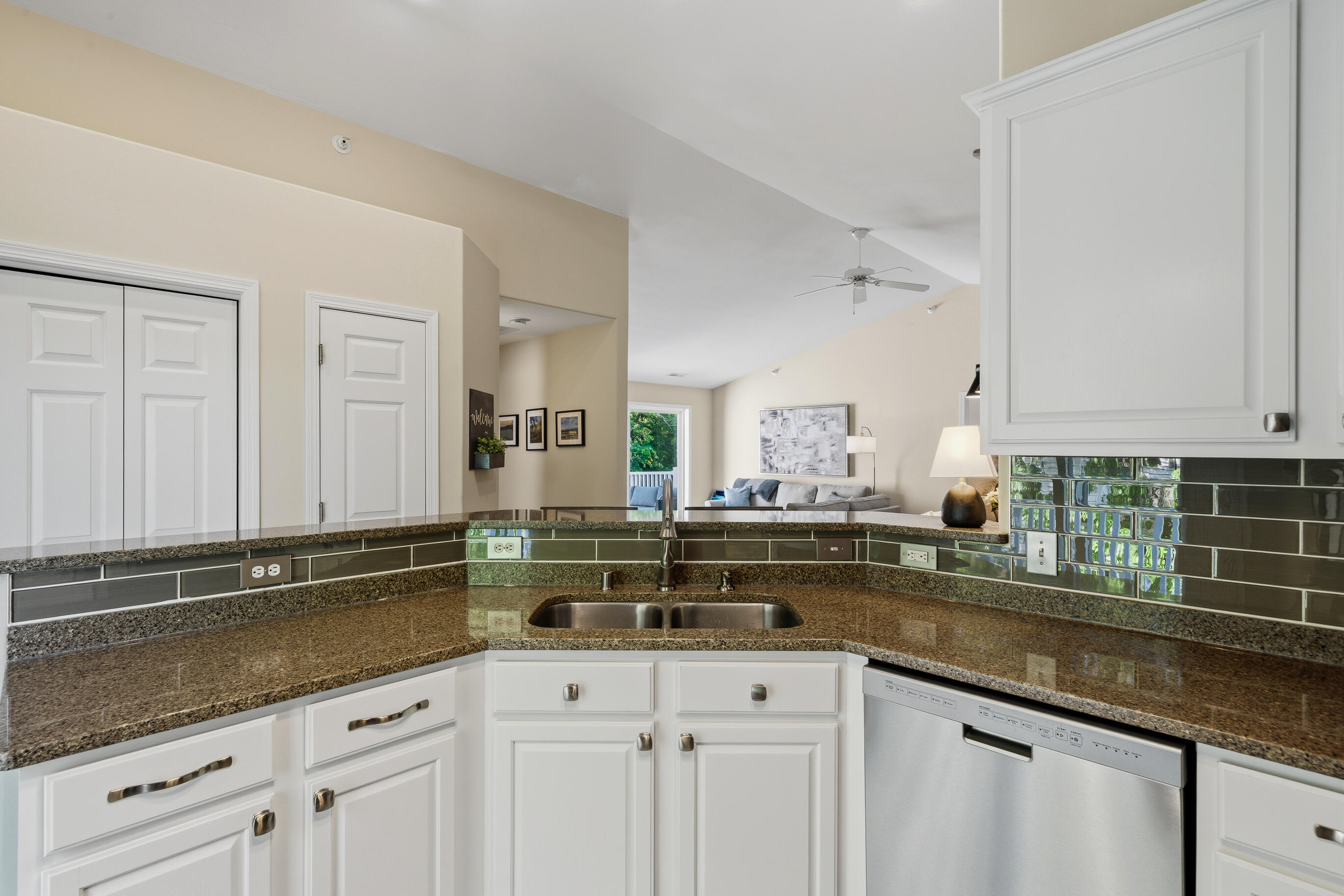370 East Veterans Way, Unit 5 Mukwonago, WI 53149 - Photo 33 of 56 Kitchen