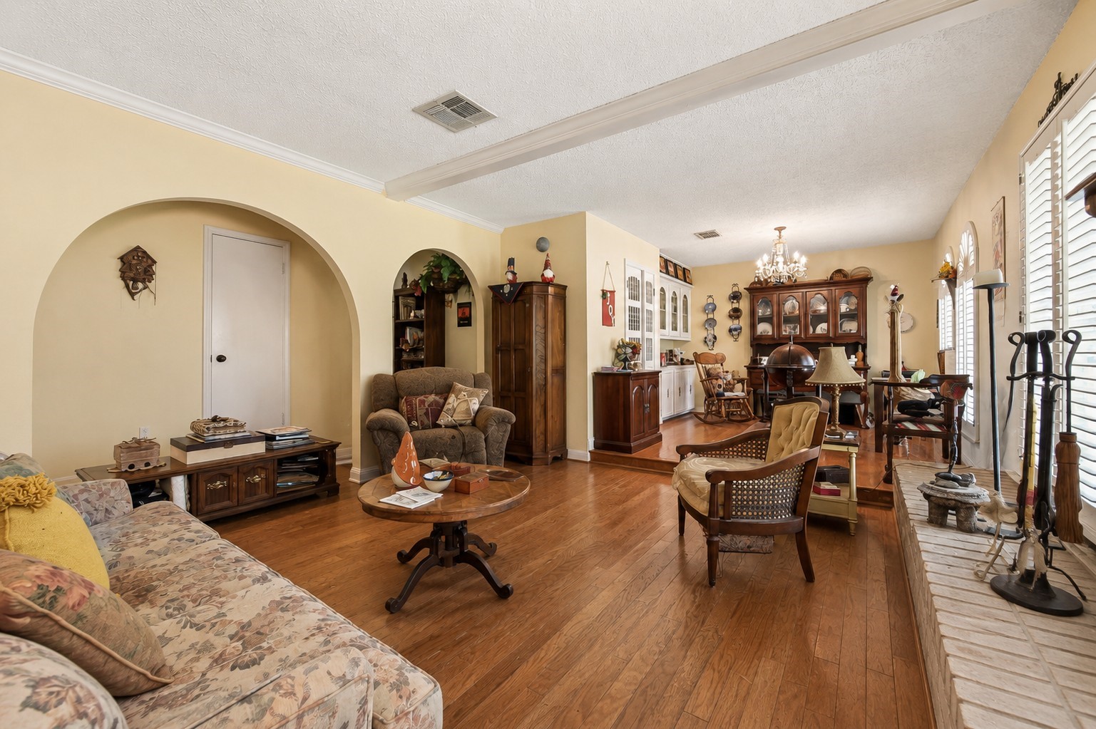 5815 Theall Road Houston, TX 77066 - Photo 8 of 36