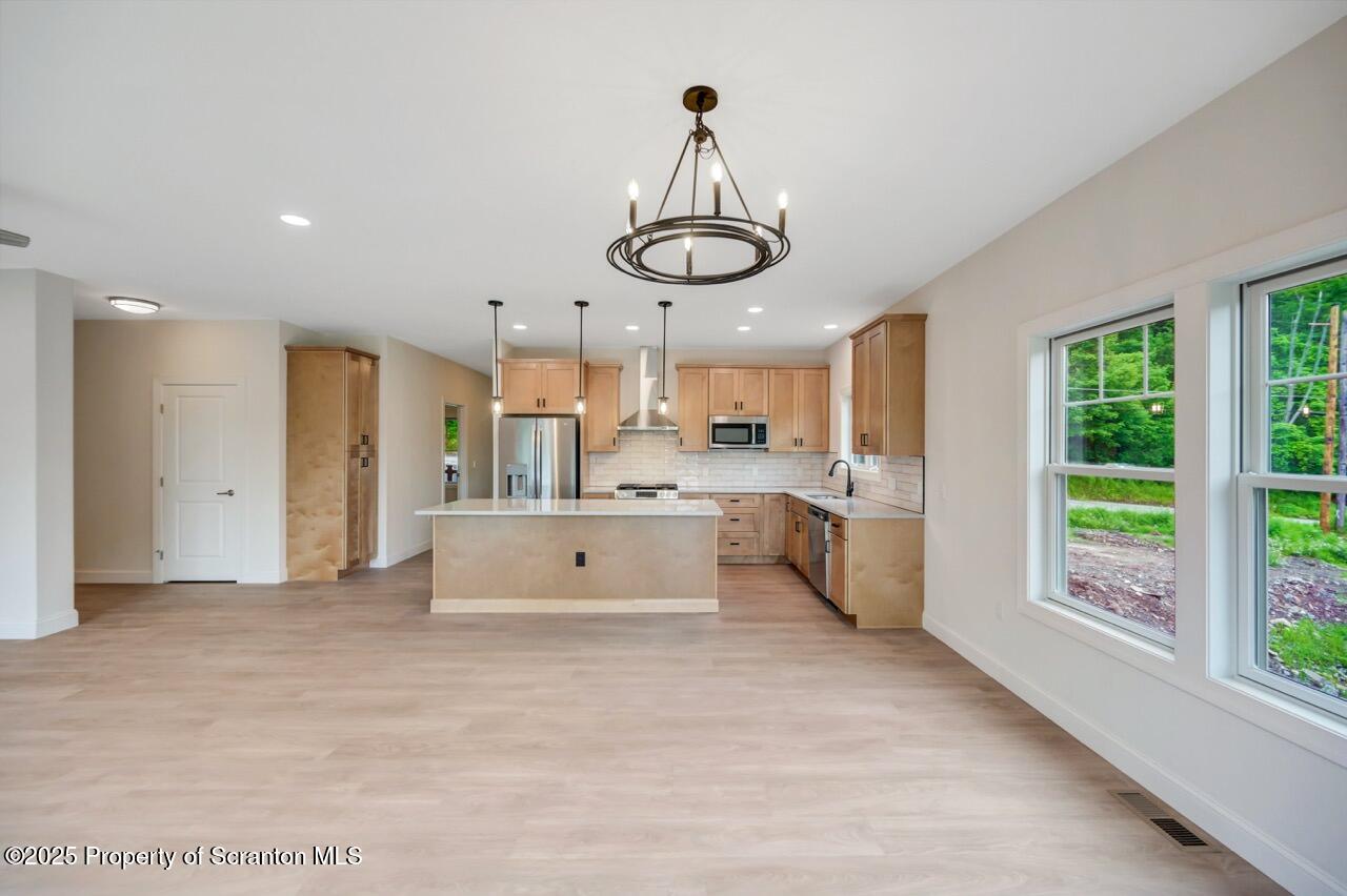 295 Scott Road Clarks Summit, PA 18411 - Photo 7 of 55 295 Scott Rd 08 Large