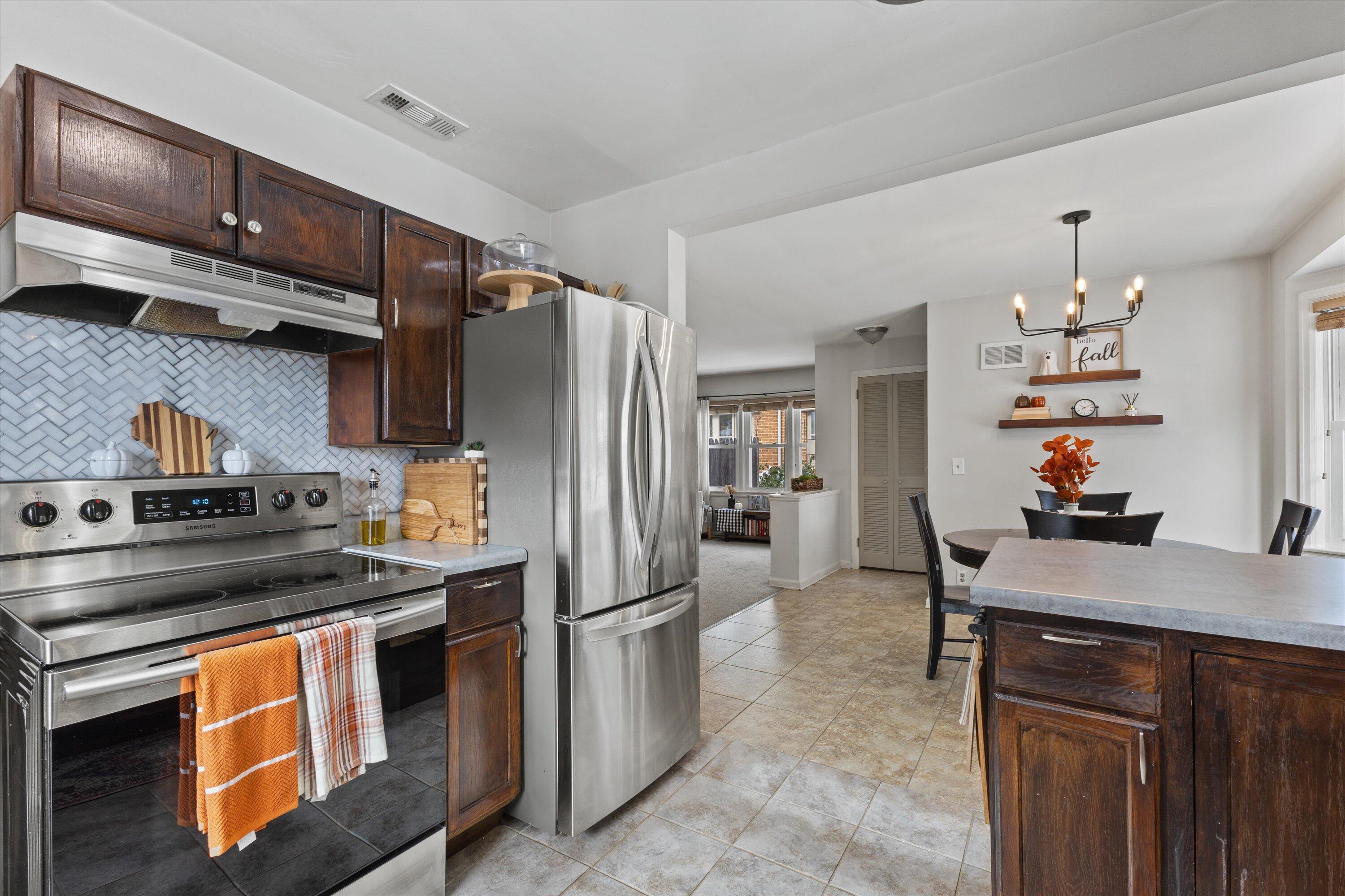 720 Russet Street Racine, WI 53405 - Photo 11 of 27 11-925A9273