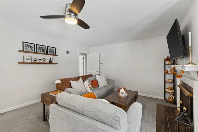 $2,000 | 720 Russet Street, Unit 720 RUSSET ST, Racine, WI 53405