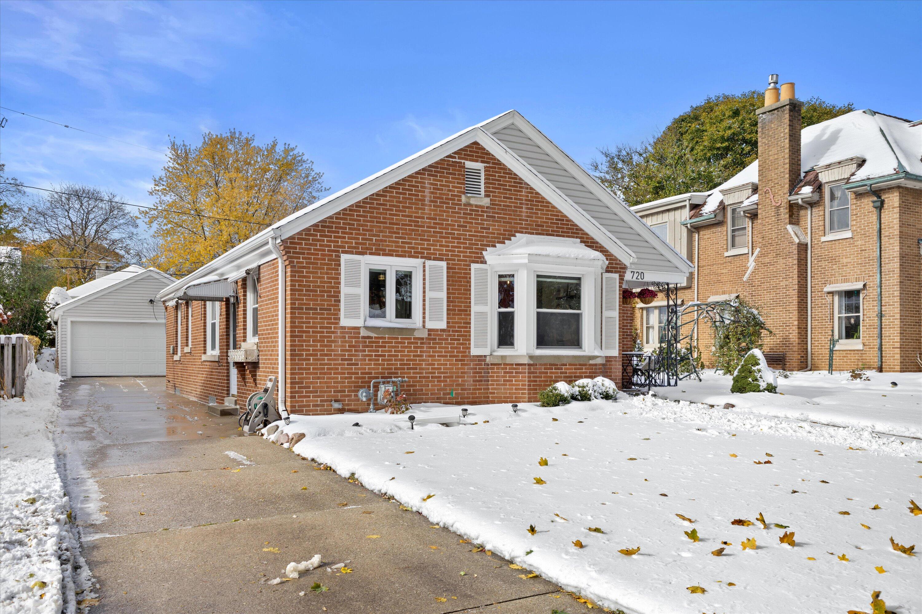 720 Russet Street Racine, WI 53405 - Photo 2 of 27 02-925A9210