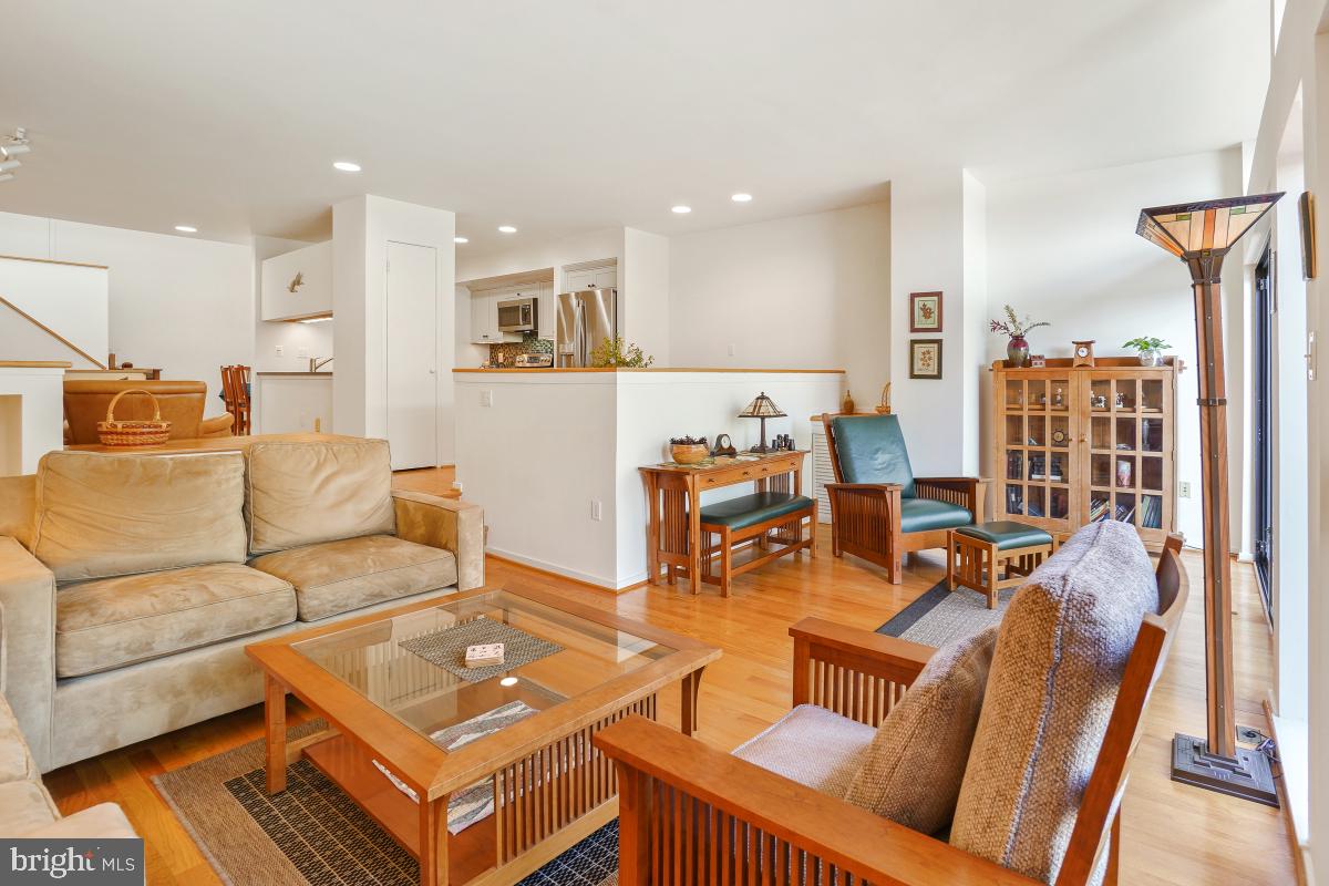 2006 Turtle Pond Drive Reston, VA 20191 - Photo 17 of 49 Gallery Image 17