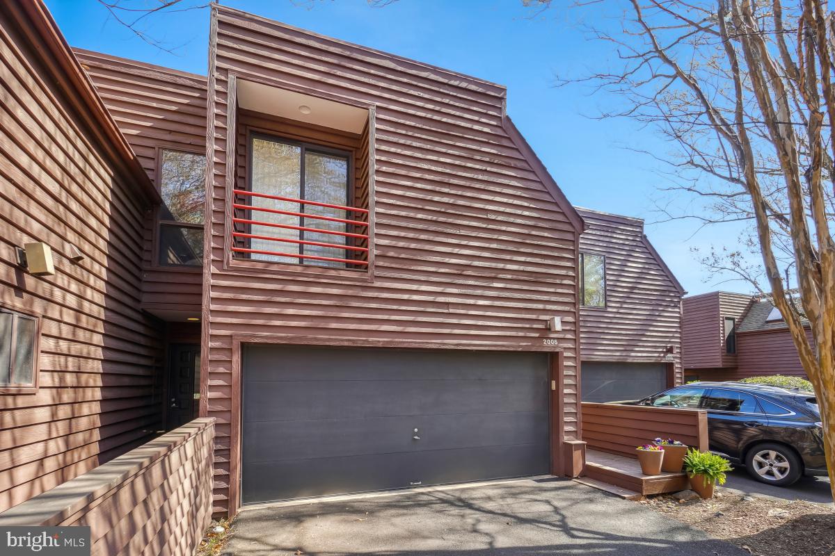 2006 Turtle Pond Drive Reston, VA 20191 - Photo 2 of 49 Gallery Image 2