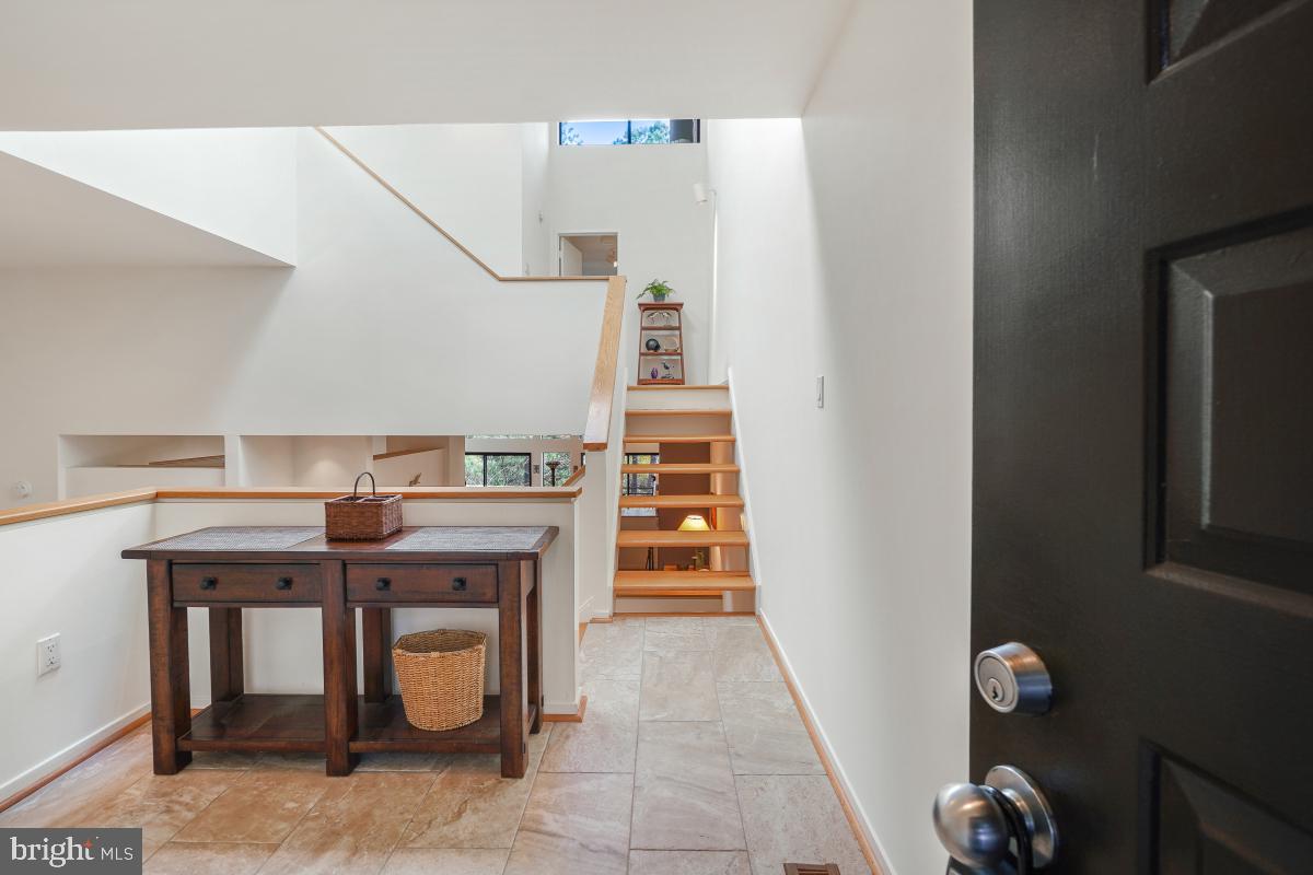 2006 Turtle Pond Drive Reston, VA 20191 - Photo 4 of 49 Gallery Image 4
