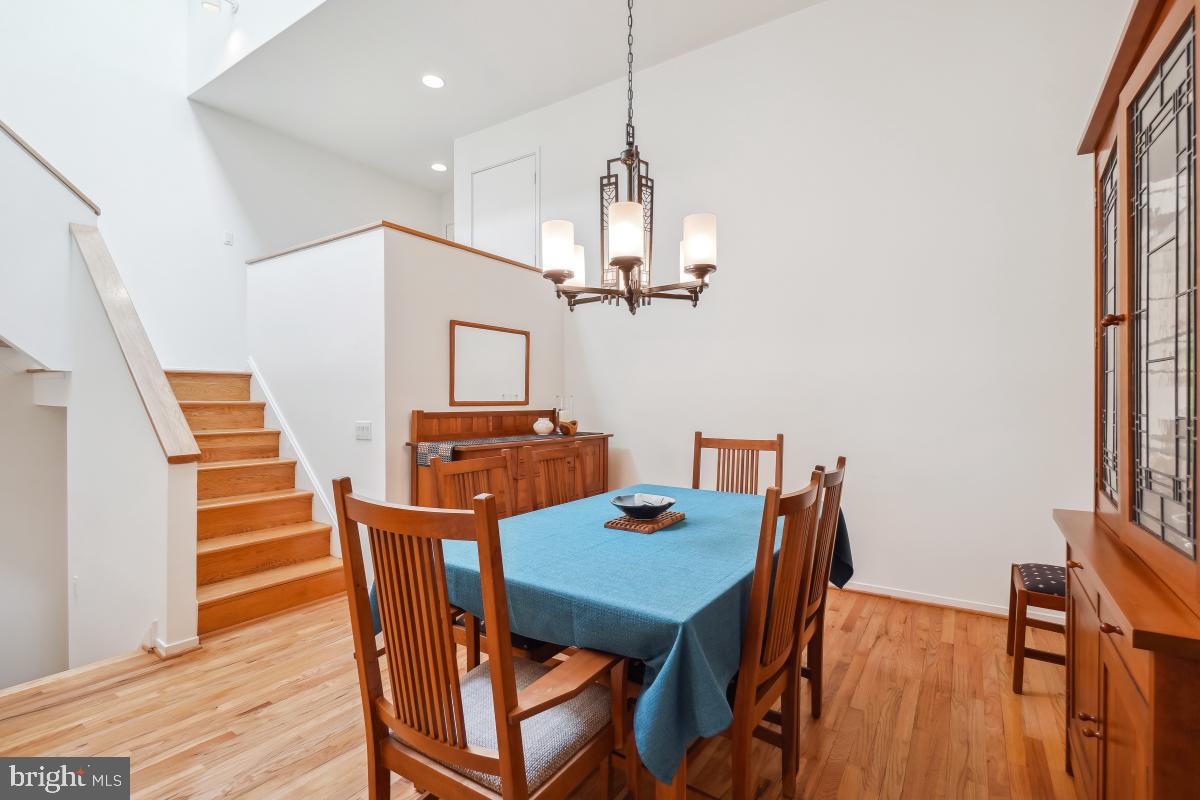 2006 Turtle Pond Drive Reston, VA 20191 - Photo 7 of 49 Gallery Image 7