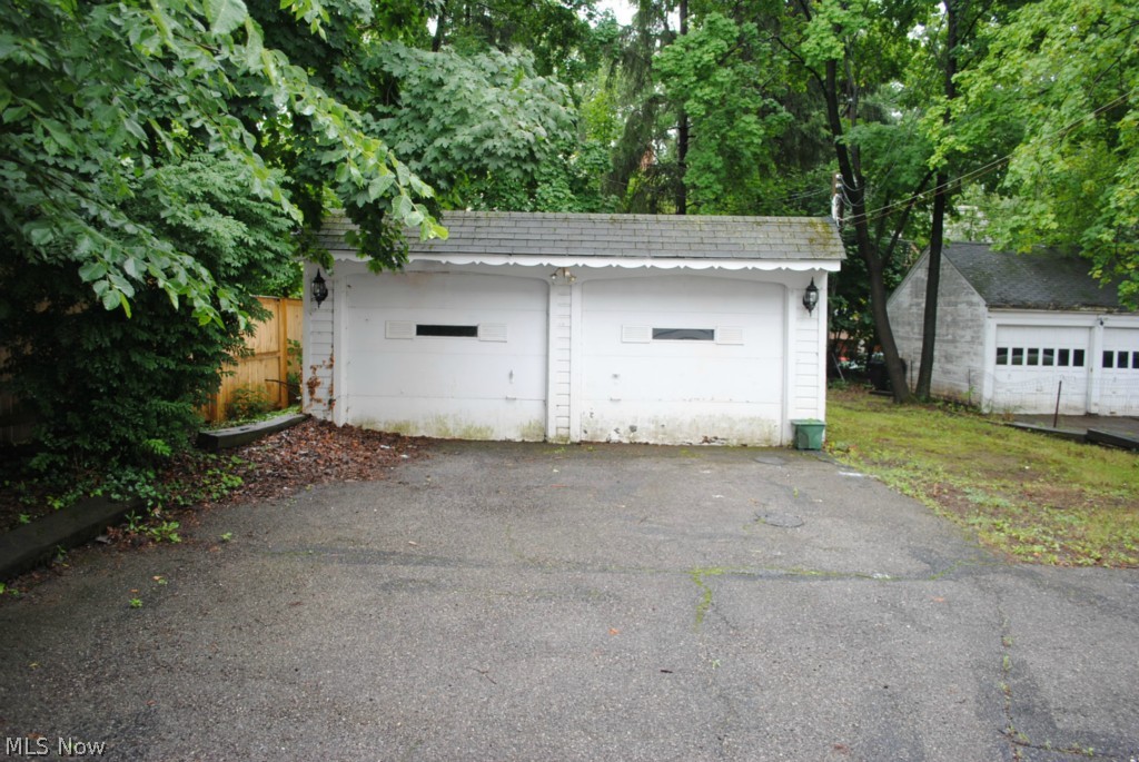 16248 Glynn Road Cleveland, OH 44112 - Photo 16 of 18