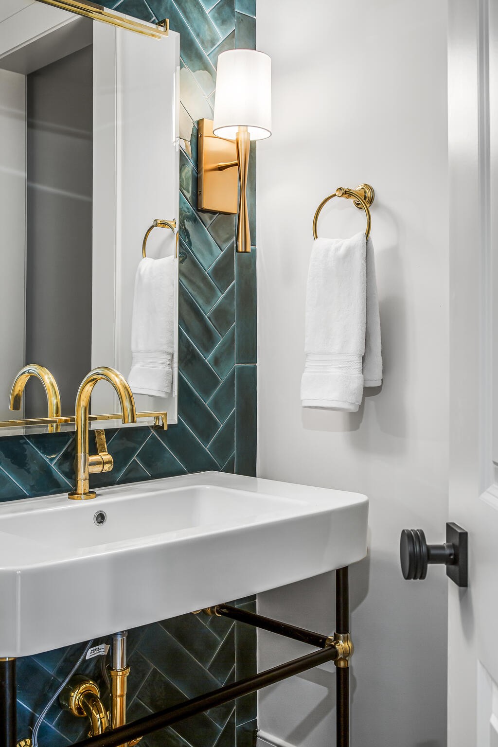 201 Olive Branch Road Nashville, TN 37205 - Photo 33 of 67 a bathroom with a sink and a mirror