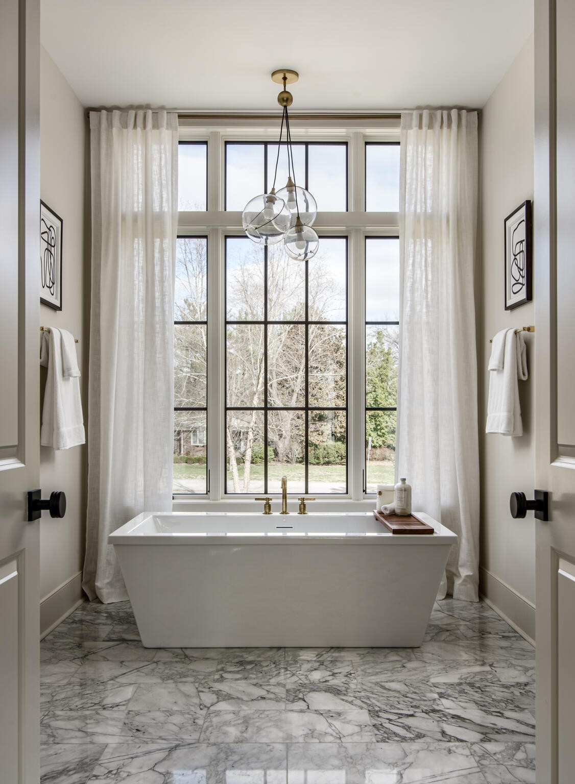 201 Olive Branch Road Nashville, TN 37205 - Photo 42 of 67 a view of bath room with a window and a bath tub