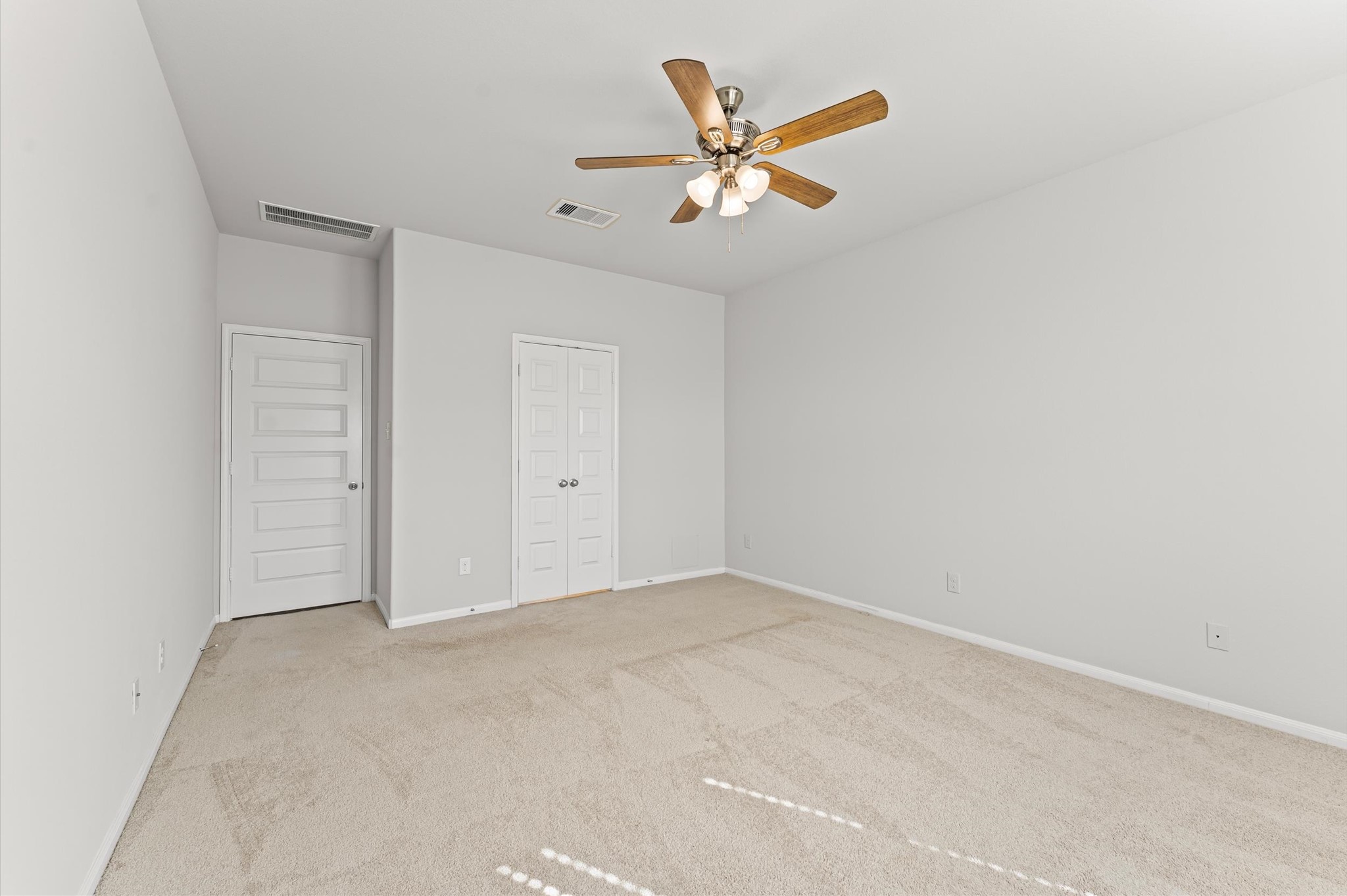 15207 Lake Erie Drive Humble, TX 77396 - Photo 19 of 37 an empty room with a window