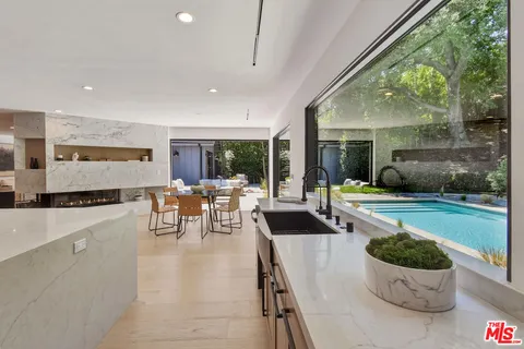 $3,350,000 | 3721 Woodcliff Road, Sherman Oaks, CA 91403