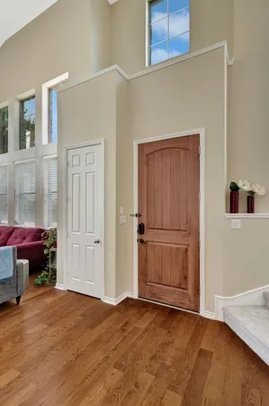 a view of a livingroom with furniture