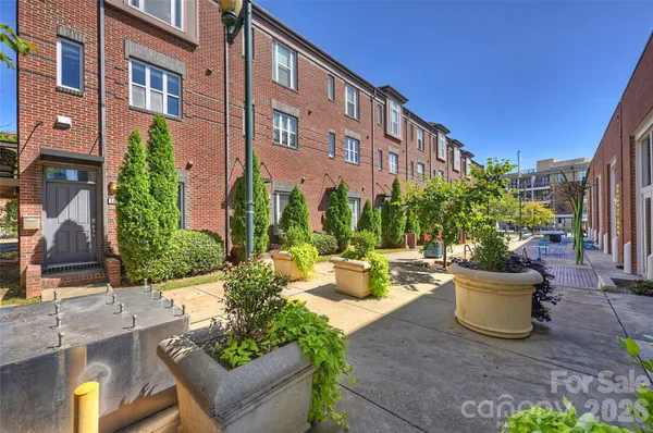 $599,999 | 1425 Camden Road, Charlotte, NC 28203