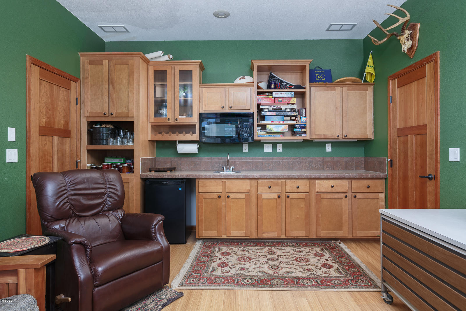 9357 Yaquina Bay Road Newport, OR 97365 - Photo 22 of 47 Game room