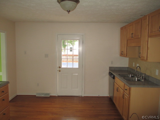 128 East Huntsman Road Sandston, VA 23150 - Photo 5 of 10 Gallery Image 5