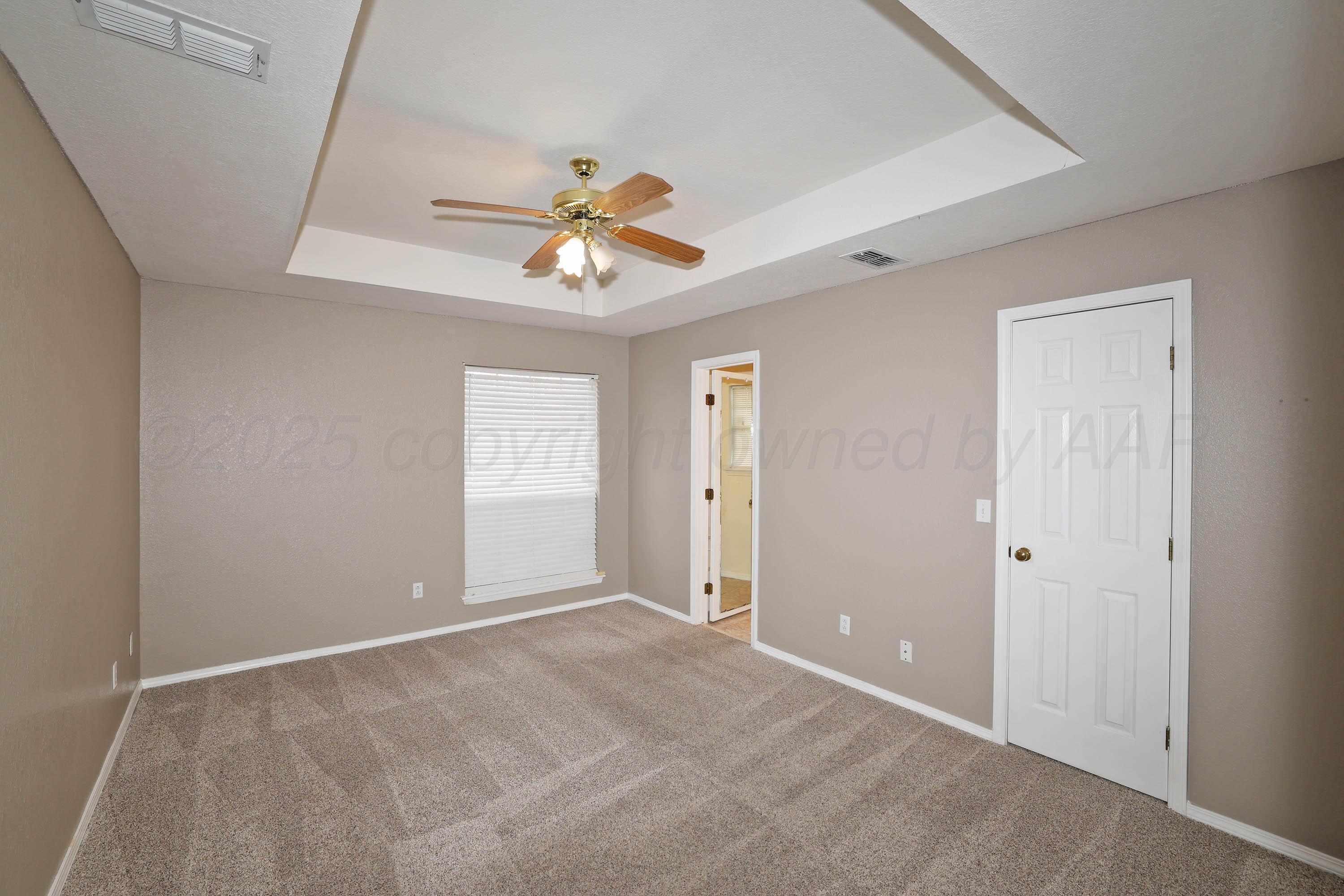 5706 Laguna Drive Amarillo, TX 79110 - Photo 13 of 27 12-Primary Bedroom