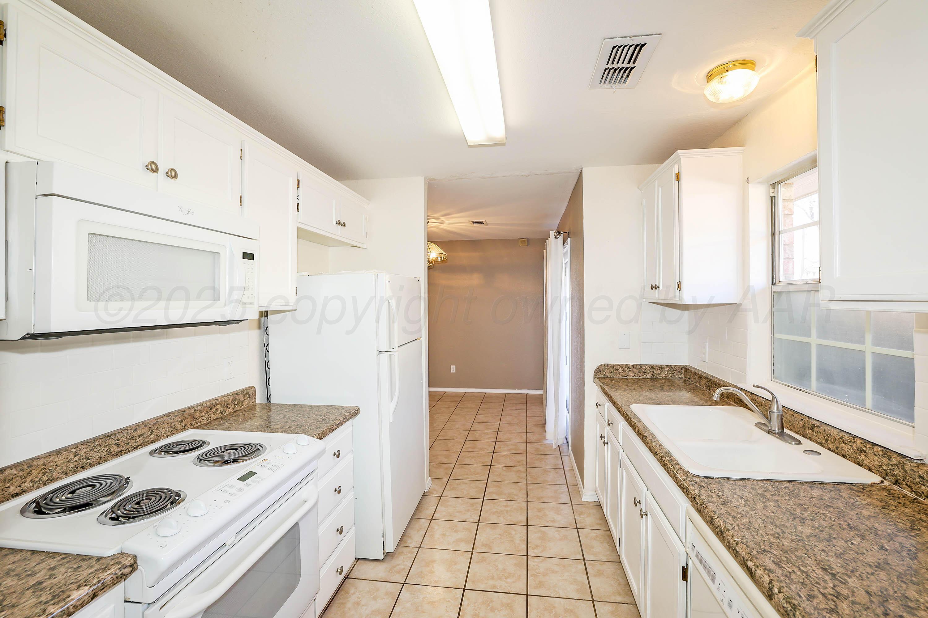5706 Laguna Drive Amarillo, TX 79110 - Photo 9 of 27 Kitchen2