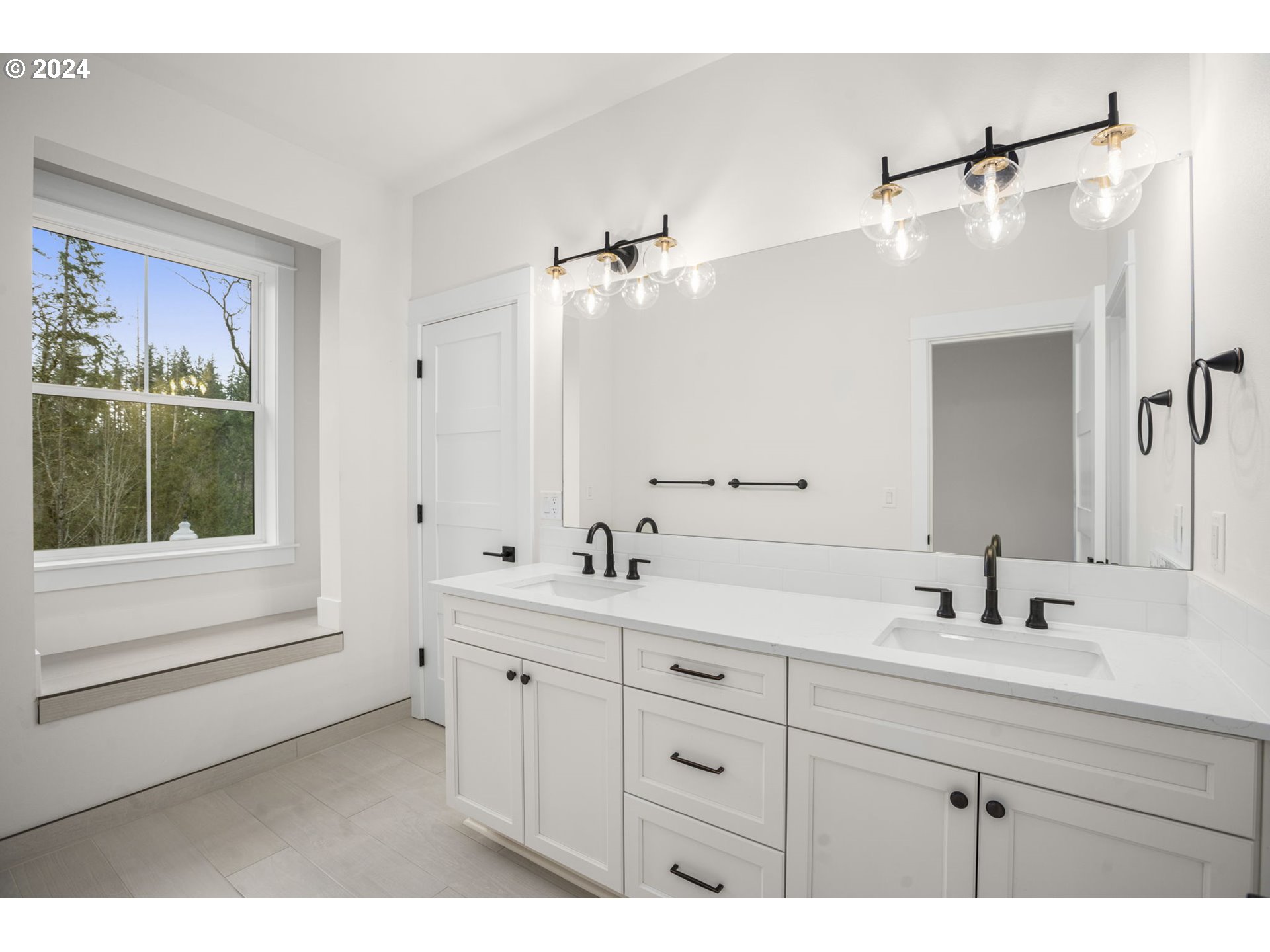 10007 Southwest Taylor Street Portland, OR 97225 - Photo 29 of 38 Bathroom