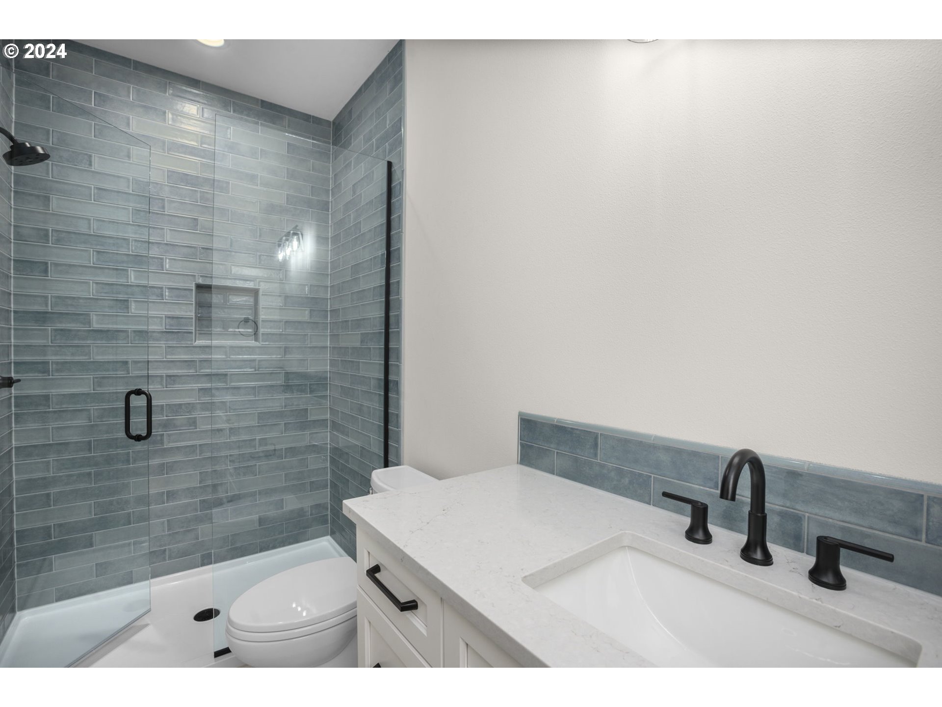 10007 Southwest Taylor Street Portland, OR 97225 - Photo 32 of 38 Bathroom, Attached
