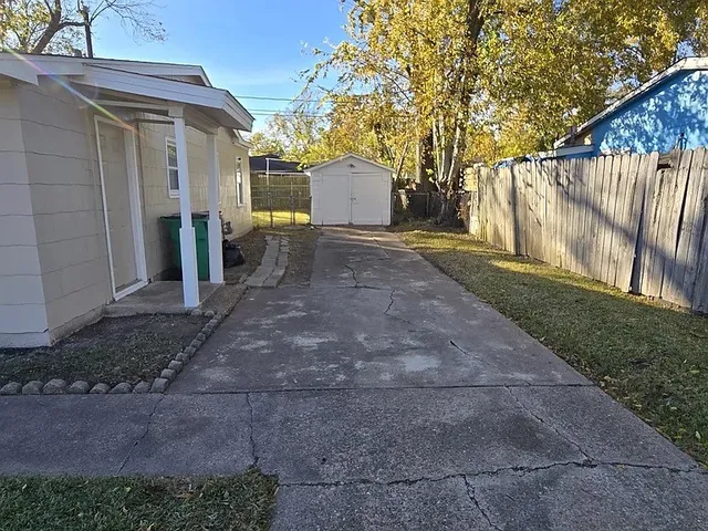 $1,250 | 215 Park Street, Baytown, TX 77520