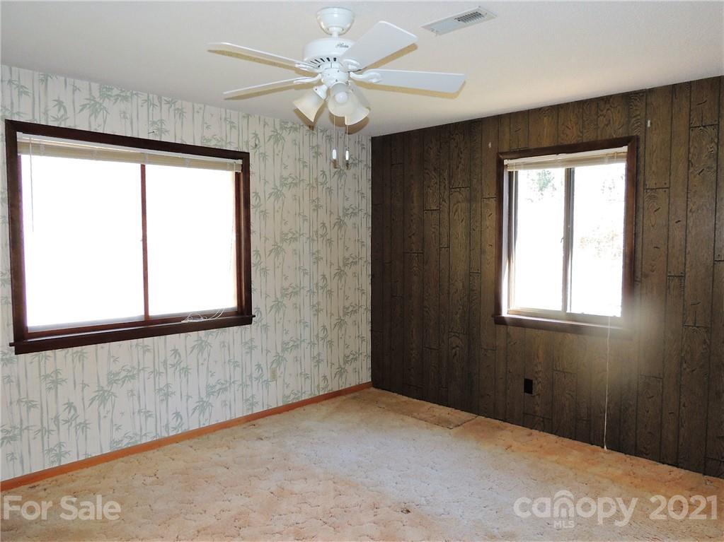 21 Country Road Hendersonville, NC 28791 - Photo 22 of 33 Gallery Image 22