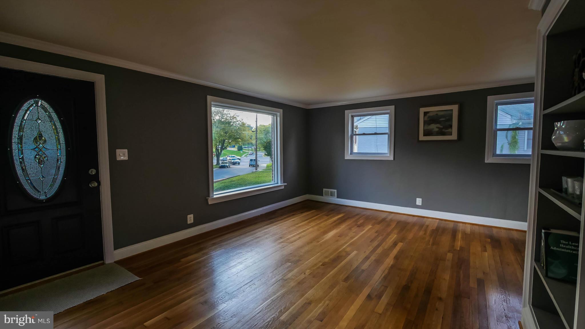 3705 Brightview Street Silver Spring, MD 20902 - Photo 2 of 19 Living Room