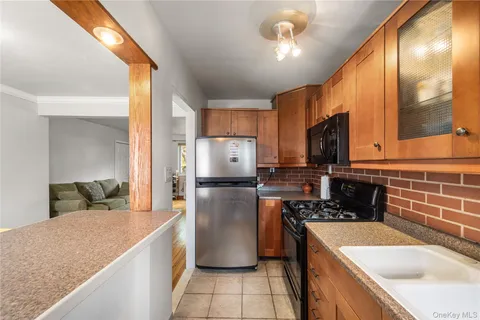 $379,000 | 224-30 Manor Road, Unit DUPLEX | Bellerose