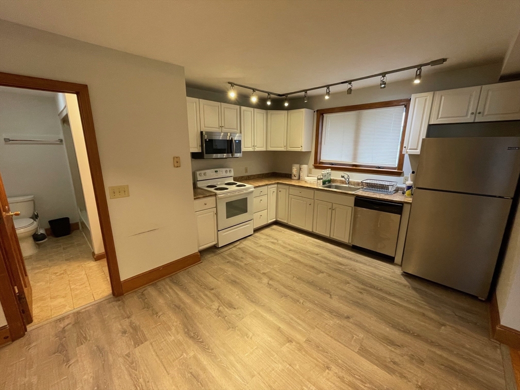 21 Court Street, Unit B Groton, MA 01450 - Photo 5 of 12