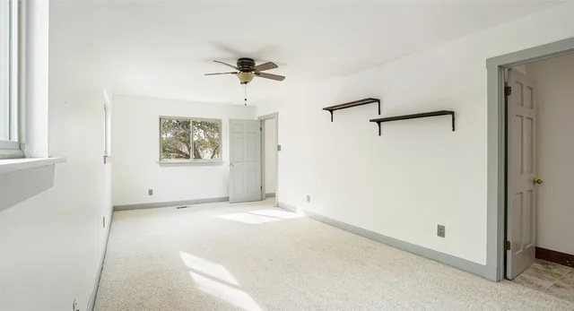 a view of a big room with closet