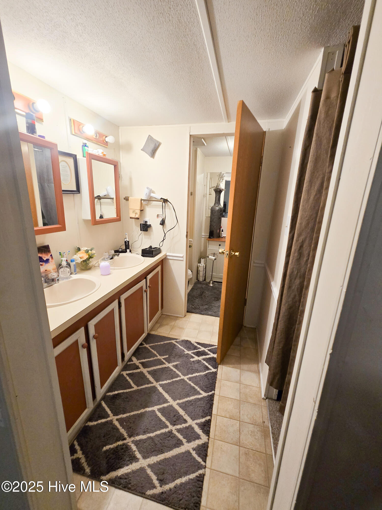 245 Youpon Drive Hubert, NC 28539 - Photo 17 of 21 Primary bathroom