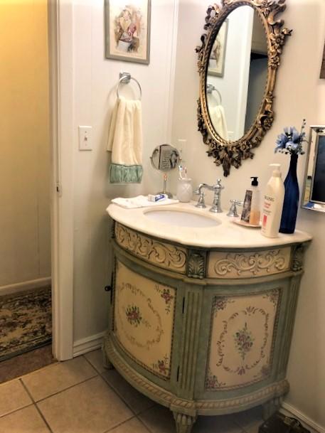 6914 DC Caney Ridge Road Coeburn, VA 24230 - Photo 27 of 27 Beautiful Vanity!